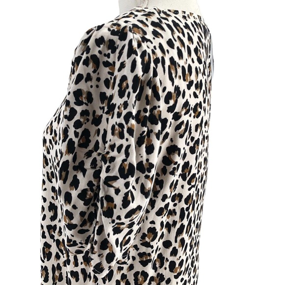 Saltwater Luxe Womens Size Small Short Sleeve Mora Blouse Animal Print - Picture 8 of 11